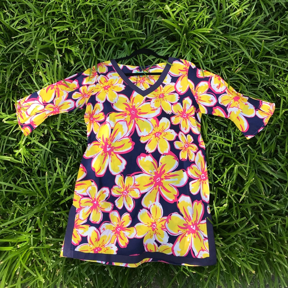 Floral Tunic with Purple Trim!